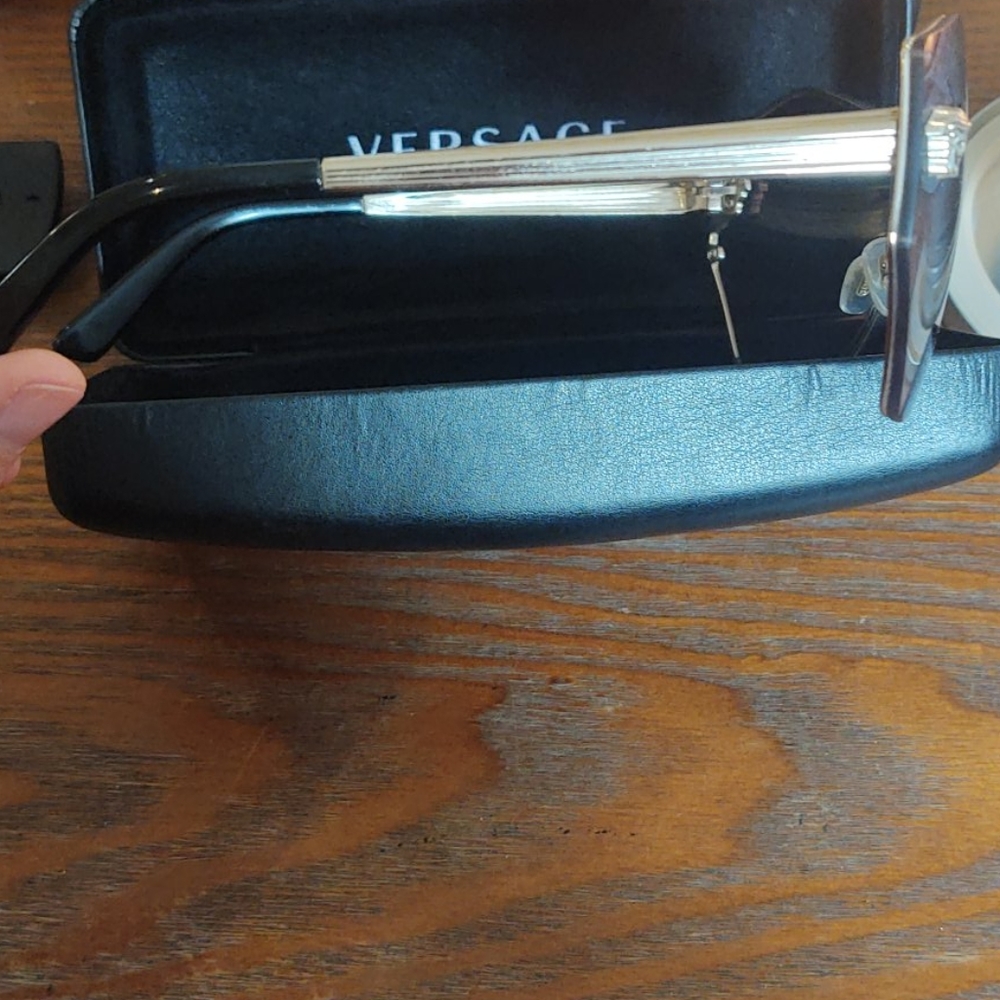 Versace sunglasses - Picture 3 of 11